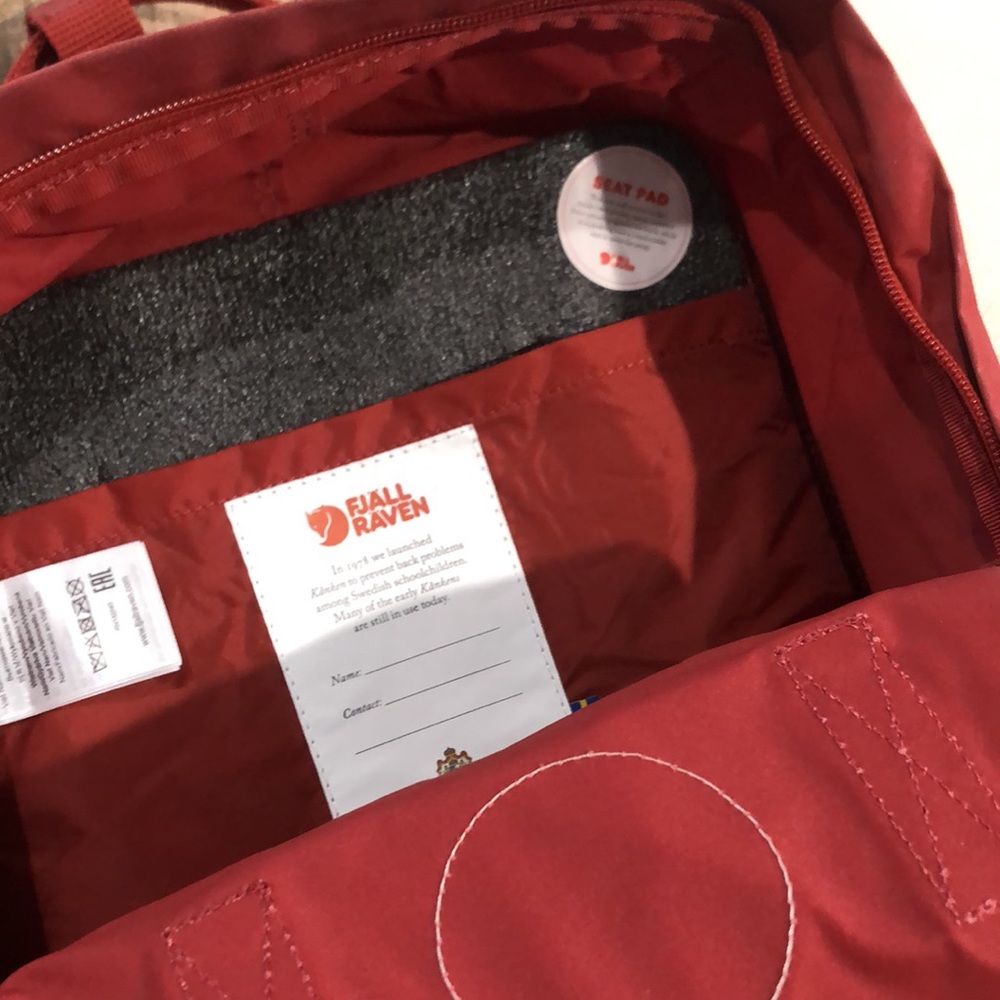 Fjallraven Kanken Deep Red Backpack - Picture 5 of 6